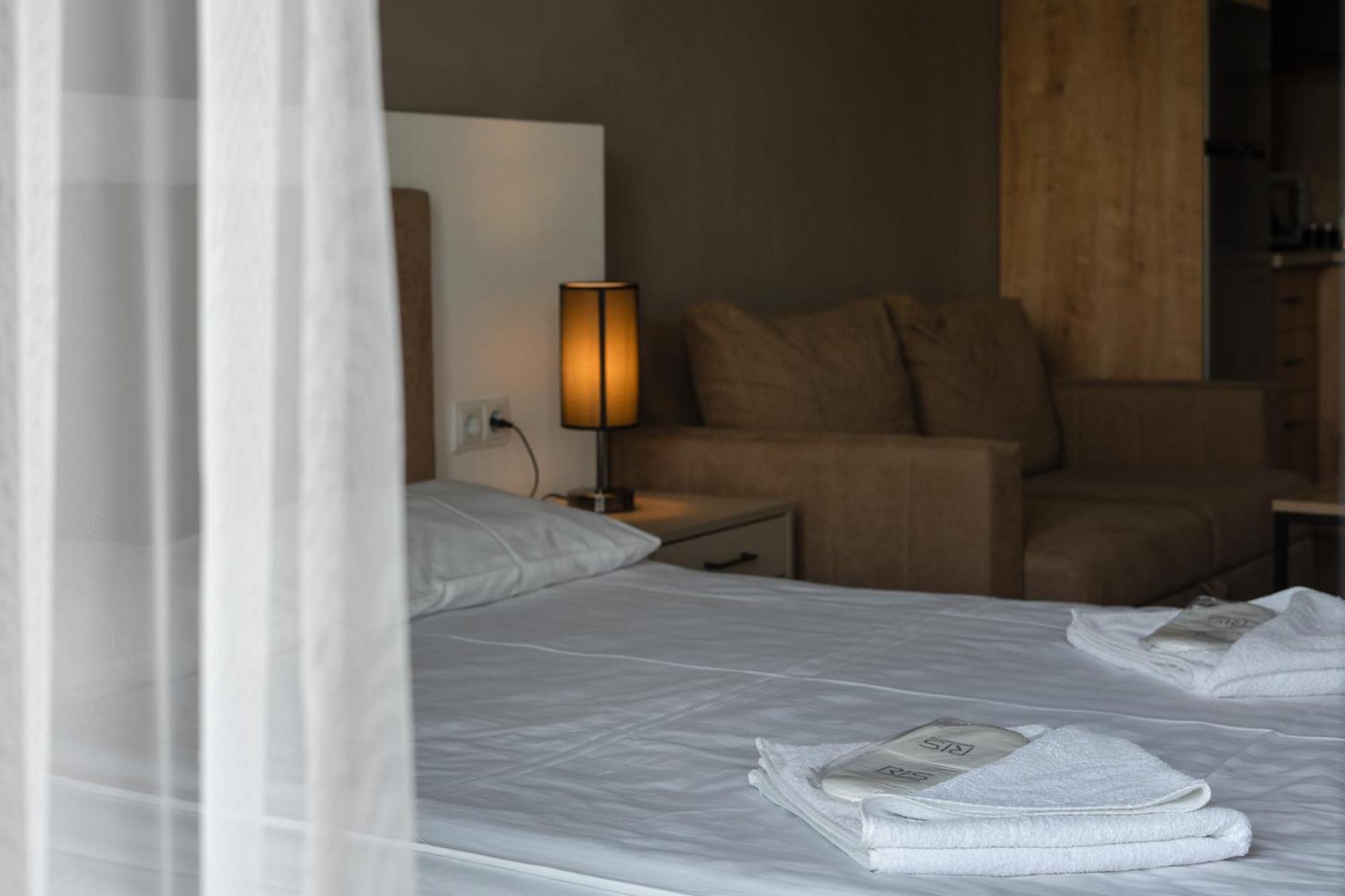 Ris Holiday Apartments צ'אקאדזור מראה חיצוני תמונה